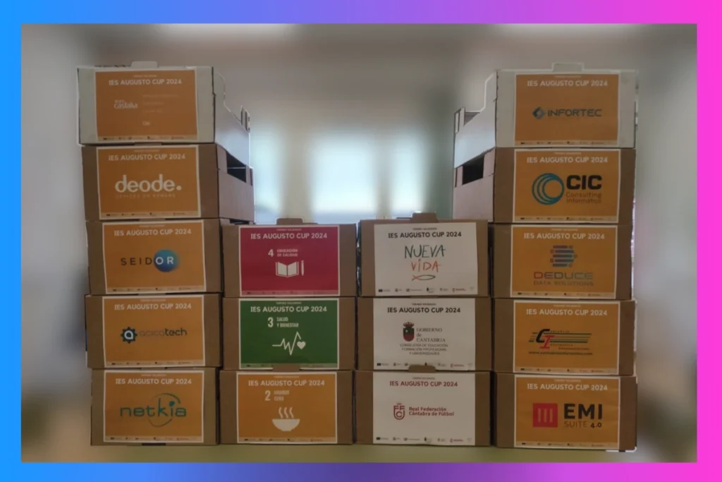 Cajas con donativos de empresas patrocinadoras durante la iniciativa solidaria de empresas 2024.