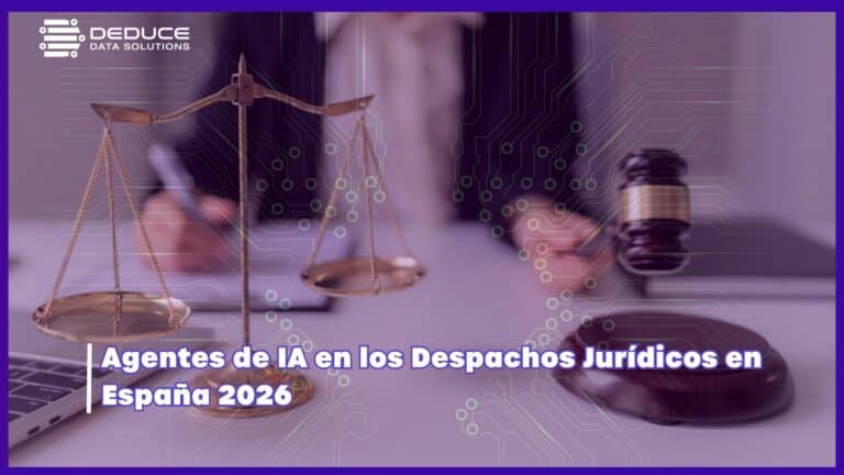 Imagen de portada con temática legal y tecnológica: una balanza de la justicia en primer plano y un mazo judicial al fondo, con una persona trabajando desenfocada detrás. Sobre la imagen hay un diseño de circuitos digitales en tonos verdes y morados. En la esquina superior izquierda aparece el logo de Deduce Data Solutions. Texto superpuesto: “Agentes de IA en los Despachos Jurídicos en España 2026”.