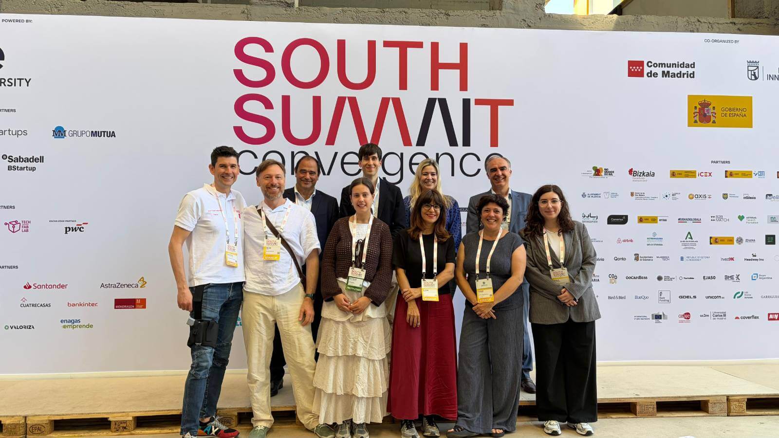 Startups Cantabria South Summit 2026: Noemi Díaz y Paula Monje de DDS con la delegación cántabra de SODERCAN