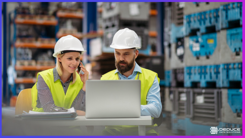 Equipo de planta revisando el histórico de datos antes de un proyecto de ahorro energético