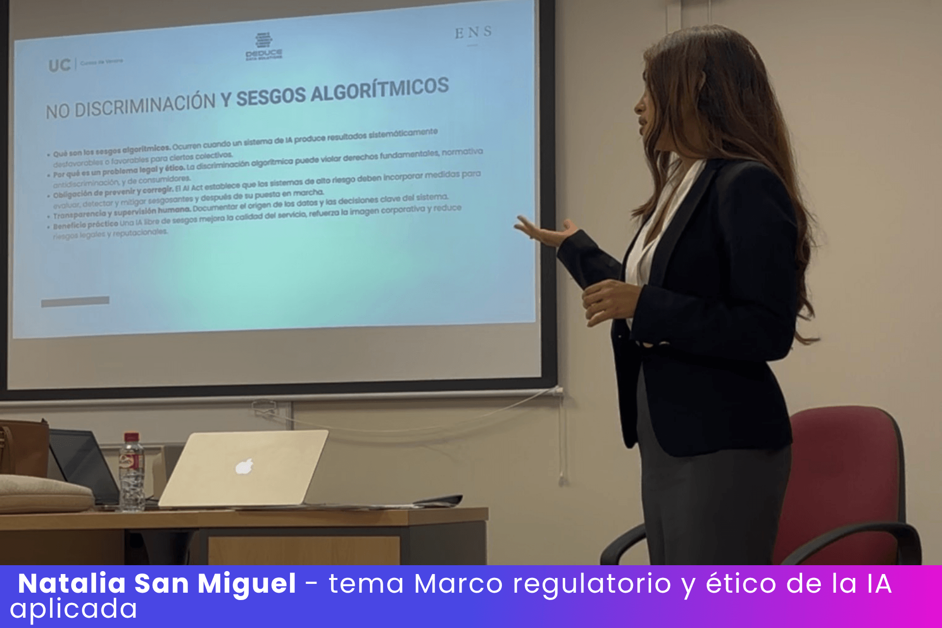 Natalia San Miguel exponiendo el marco regulatorio y ético de la IA aplicada