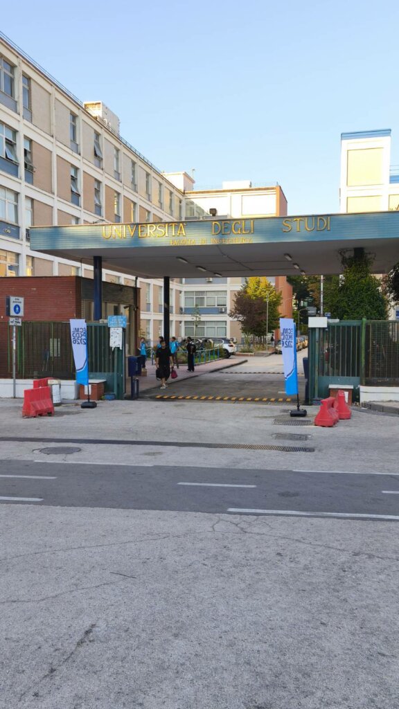 Exterior de la sede de ECML PKDD 2026 en Nápoles